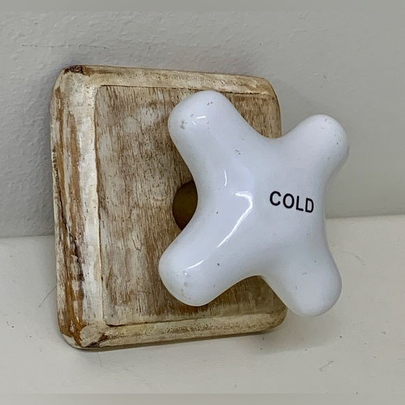 Repurposed Vintage Porcelain Faucet Handle Wall Mounting Coat Hanger - Picture 11 of 16